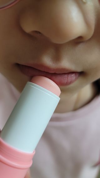 스킨큐어 산다화 카멜리아 안티 링클 멀티밤 — 5점을 준 리뷰어가 2023년 1월 올린 사용 사진