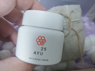 AYU25[아유트웬티파이브]다마스크로즈워터 베이스 천연 수분 촉촉 크림 — 3.5점을 준 리뷰어가 2021년 4월 올린 사용 사진