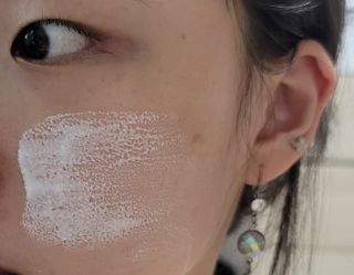KISSY BAE 키시베이 키시베이 리얼화이트 톤업틴트 — 4점을 준 리뷰어가 2021년 7월 올린 사용 사진