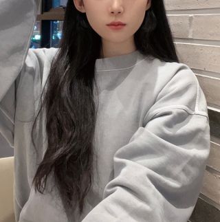 MAPLESYRUPFACTORY 메이플 피그먼트 맨투맨 8.COL — 3.5점을 준 리뷰어가 2022년 12월 올린 사용 사진