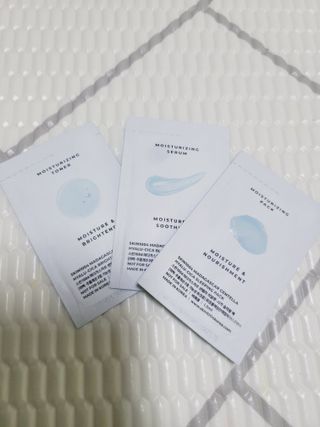 [스킨1004] 마다가스카르 센텔라 히알루-시카 워터핏 선세럼 50ml — 5점을 준 리뷰어가 2024년 5월 올린 사용 사진