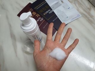 [바이로담] 저자극 약산성버블 폼 폼클렌징 150ml — 5점을 준 리뷰어가 2021년 4월 올린 사용 사진