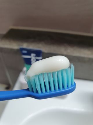 리퀴덴트 오랄케어 온가족용 리퀴덴트 더더 오랄케어 무불소 치약 + 임상시험완료 이중 미세 엠보싱 칫솔 올데이세트 — 4.5점을 준 리뷰어가 2020년 12월 올린 사용 사진