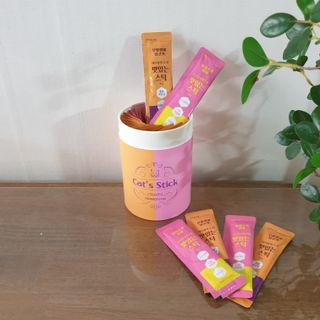 페페로니 맛있는 스틱 - 무항생제 닭고기 15개 + 알래스카 연어 15개 — 5점을 준 리뷰어가 2021년 8월 올린 사용 사진