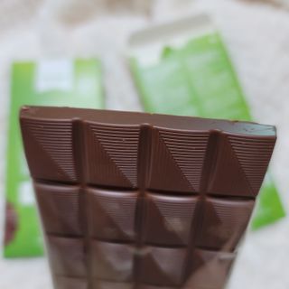 당류2g 자일리톨로 단맛을낸 슈카 퓨어비건 무설탕초콜릿 Xucker vegan 2개입 — 4점을 준 리뷰어가 2021년 4월 올린 사용 사진