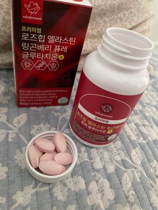 웨일섬 프리미엄 로즈힙 엘라스틴 링곤베리 퓨레 글루타치온 정 — 5점을 준 리뷰어가 2023년 7월 올린 사용 사진