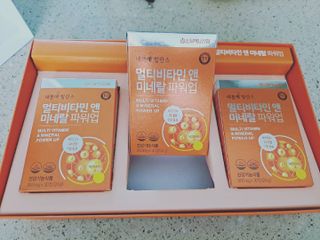 서울약사신협_내몸애발란스멀티비타민앤미네랄파워업_800mg x 90정 — 5점을 준 리뷰어가 2021년 5월 올린 사용 사진