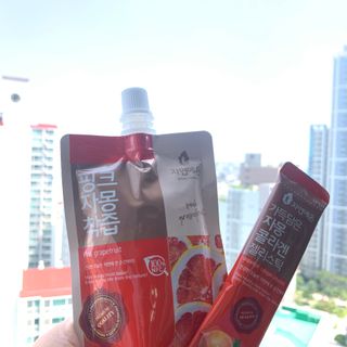 자연에온 핑크 자몽 착즙 100mL 10개입 1BOX +가 득담은 자몽 콜라겐 젤리스틱 1BOX — 5점을 준 리뷰어가 2021년 6월 올린 사용 사진