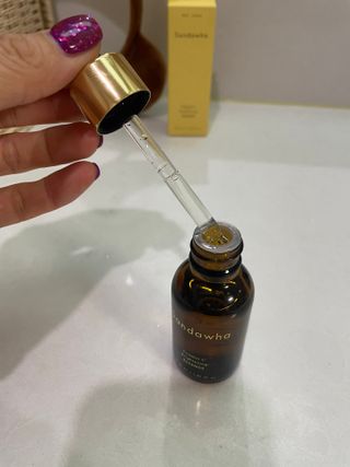 스킨큐어 산다화 비타민c 화이트닝 에센스 30ml — 5점을 준 리뷰어가 2023년 12월 올린 사용 사진