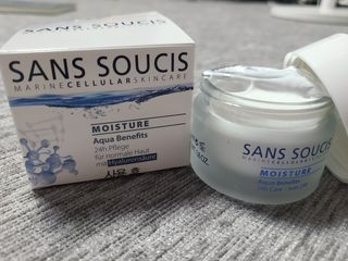 산수시 아쿠아 베네핏 24h 수부지 물광 속건조 수분크림 50ml — 5점을 준 리뷰어가 2021년 8월 올린 사용 사진