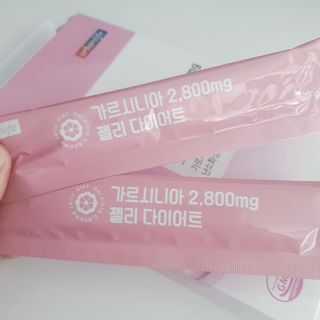 주식회사 얼굴반쪽 [얼굴반쪽 가르시니아 2,800mg] x 14포 1주 젤리 다이어트 보조제 체지방감소 — 5점을 준 리뷰어가 2021년 11월 올린 사용 사진