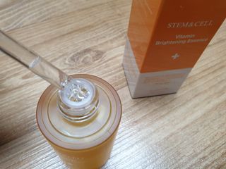 체르엠 스템앤셀 비타민 브라이트닝 에센스 30ml 1개 — 5점을 준 리뷰어가 2021년 12월 올린 사용 사진