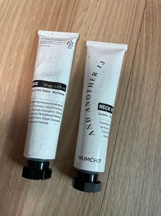 멈칫(MUMCHIT) 넥퍼퓸 NECKPERFUME 2가지 향 — 1.5점을 준 리뷰어가 2021년 12월 올린 사용 사진