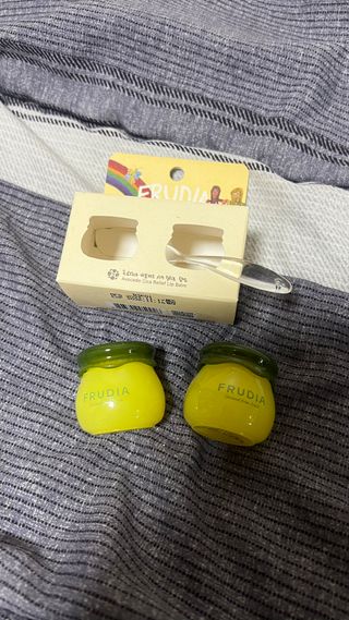 [후르디아] 유아부터 어른까지, 안심 아보카도 립밤 듀오 세트 — 5점을 준 리뷰어가 2024년 1월 올린 사용 사진