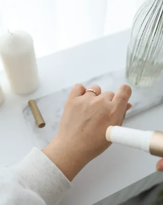 [사가수] 민감피부를 위한 진정 항산화 안티에이징, 더사가오브수 효혜윤 보태니컬 에너지 아이포올 스틱 — 4.5점을 준 리뷰어가 2023년 2월 올린 사용 사진