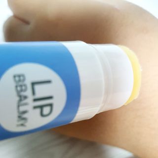 [립빠미] 립앤칙스 멀티밤 + 베리어립밤 2종 — 3점을 준 리뷰어가 2021년 9월 올린 사용 사진