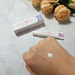 이엔코스 알부틴 알파 화이트닝크림 — 4점을 준 리뷰어가 2021년 2월 올린 사용 사진