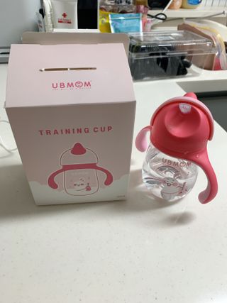 유비맘 트라이탄 코니빨대컵_컬러 랜덤 발송 — 5점을 준 리뷰어가 2021년 3월 올린 사용 사진