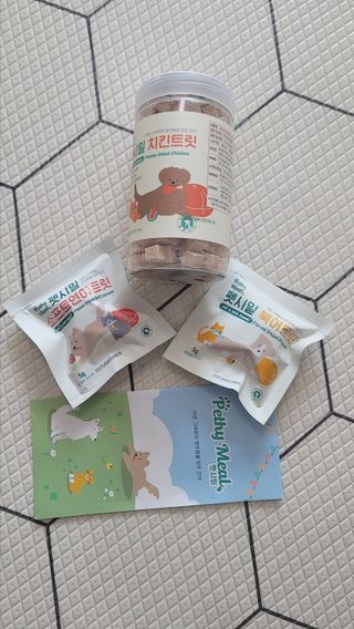 [펫시밀] 원물그대로 영양듬뿍 진공동결건조 북어트릿75g,치킨트릿100g,연어트릿75g 강아지 고양이 간식 — 5점을 준 리뷰어가 2023년 5월 올린 사용 사진