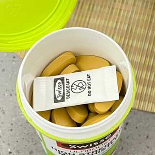 Swisse 스위스 고함량 밀크씨슬 35,000mg 60정 — 5점을 준 리뷰어가 2021년 11월 올린 사용 사진