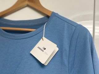 아르보노브라 아르보노 10color 데일리 반팔 노브라티 — 3점을 준 리뷰어가 2022년 5월 올린 사용 사진