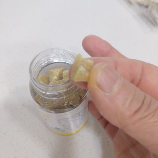 작심연구소 구취제거+충치예방+치아화이트닝 마법의 캔디 덴티팝3종(맛 랜덤 발송) — 4점을 준 리뷰어가 2022년 5월 올린 사용 사진