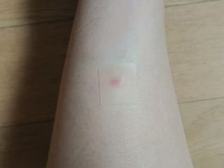 [큐어반H 커팅] 간편하게 떼서 쓰는 자외선차단 습윤밴드 (1팩/30매입) — 5점을 준 리뷰어가 2022년 12월 올린 사용 사진