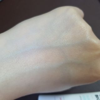 리더스코스메틱 리더스 카밍 바이오틱스 선 에센스 SPF 50+ PA++++ — 5점을 준 리뷰어가 2022년 8월 올린 사용 사진