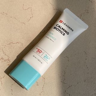 리더스코스메틱 리더스 카밍 바이오틱스 선 에센스 SPF 50+ PA++++ — 5점을 준 리뷰어가 2022년 6월 올린 사용 사진