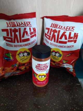 [서울시스터즈] 김치시즈닝 국내 최초 뿌려먹는 김치파우더 100g 1개+ 신제품 김치스낵 90g 2개 — 4점을 준 리뷰어가 2021년 8월 올린 사용 사진