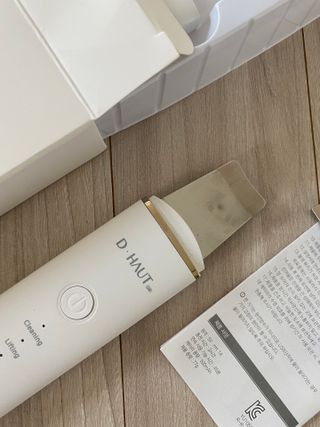 디하우트 랩 4 in 1 갈바닉 아쿠아 워터 필링기 스킨스크러버 — 5점을 준 리뷰어가 2021년 11월 올린 사용 사진