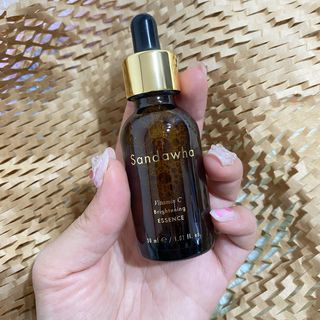 스킨큐어 산다화 비타민c 화이트닝 에센스 30ml — 5점을 준 리뷰어가 2023년 10월 올린 사용 사진