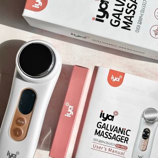 올인원 피부관리 이야 갈바닉 마사지기 — 4점을 준 리뷰어가 2023년 3월 올린 사용 사진
