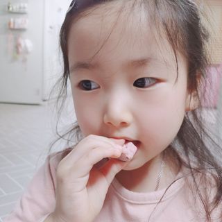 롯데제과 ABC초코쿠키 핑크베리 — 5점을 준 리뷰어가 2021년 2월 올린 사용 사진
