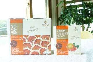 자연에온 핑크 자몽 착즙 100mL 10개입 1BOX +가 득담은 자몽 콜라겐 젤리스틱 1BOX — 5점을 준 리뷰어가 2021년 6월 올린 사용 사진