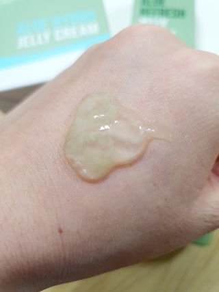 김정문알로에 큐어 큐어 알로에 리프레쉬 젤리 세럼, 큐어 알로에 하이드로 젤리 크림 — 5점을 준 리뷰어가 2021년 3월 올린 사용 사진