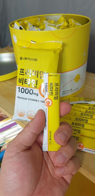 서울약사신협 프리미엄비타민C1000_2.5G x 100포 — 5점을 준 리뷰어가 2020년 12월 올린 사용 사진