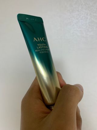 [NEW 탄력유턴 아이크림] AHC 유스 래스팅 리얼 아이크림 포 페이스 — 5점을 준 리뷰어가 2021년 3월 올린 사용 사진
