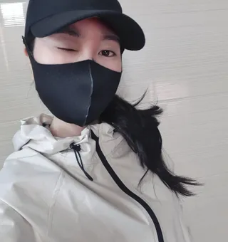 크노텐 후디집업자켓(다이어트땀복) — 5점을 준 리뷰어가 2022년 5월 올린 사용 사진