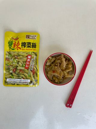 루시델리 야미하우스 홍콩 스파이시 프리미엄 짜사이 무침 500g — 5점을 준 리뷰어가 2024년 6월 올린 사용 사진