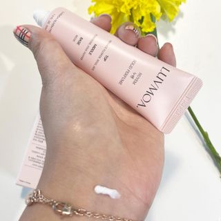 러브모아 향수 고체향수 승무원 고체향수 바르는 향수 니치향수 도손 우드세이지 앤 씨솔트 — 5점을 준 리뷰어가 2022년 10월 올린 사용 사진