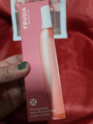 [후르디아] 주름 개선 기능성-석류 크림 미스트 — 3점을 준 리뷰어가 2021년 2월 올린 사용 사진