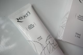 렉스리 데일리 톤업 크림 Rexri Daily Tone Up Cream — 5점을 준 리뷰어가 2022년 9월 올린 사용 사진