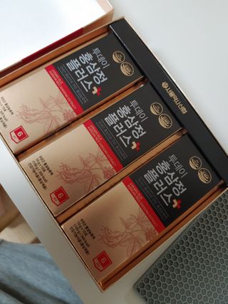서울약사신협_투데이홍삼정플러스스틱_10g x 30포 — 5점을 준 리뷰어가 2021년 1월 올린 사용 사진