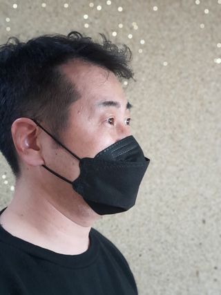 [이지아 마스크] 애니가드 더솔루션마스크, 블랙N화이트 KF94 대형 — 4.5점을 준 리뷰어가 2021년 3월 올린 사용 사진
