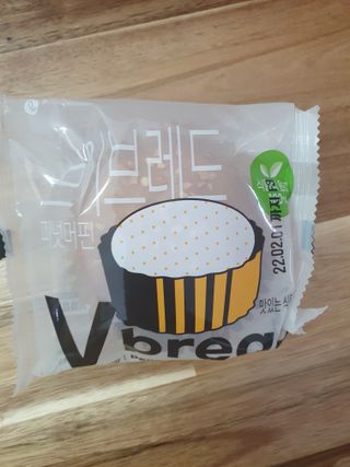 롯데제과 Vbread 포카치아식빵1개 + 미니식빵 1개 + 머핀 2개 세트 — 4.5점을 준 리뷰어가 2021년 9월 올린 사용 사진