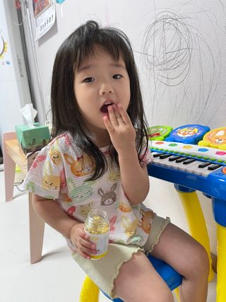 작심연구소 구취제거+충치예방+치아화이트닝 마법의 캔디 덴티팝3종(맛 랜덤 발송) — 5점을 준 리뷰어가 2022년 5월 올린 사용 사진