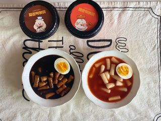 유비쿡 컵떡볶이 매운컵떡볶이2개/ 짜장컵떡볶이 2개  총 4개세트 — 4점을 준 리뷰어가 2021년 6월 올린 사용 사진