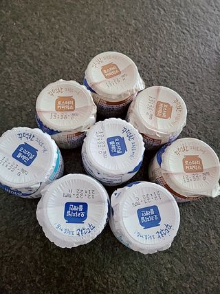 매일바이오 그릭요거트 오리지널 플레인 4개, 로스터리 커피믹스 4개 — 5점을 준 리뷰어가 2021년 12월 올린 사용 사진