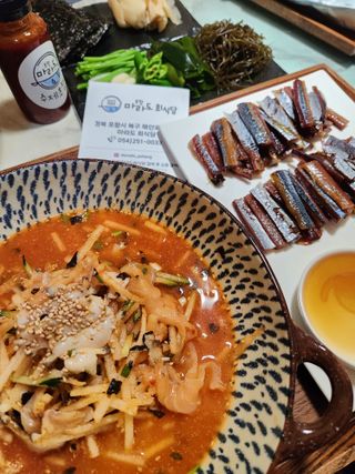 마라도푸드 포항 구룡포 햇 과메기 야채세트 마라도회식당 꽁치 — 5점을 준 리뷰어가 2023년 10월 올린 사용 사진